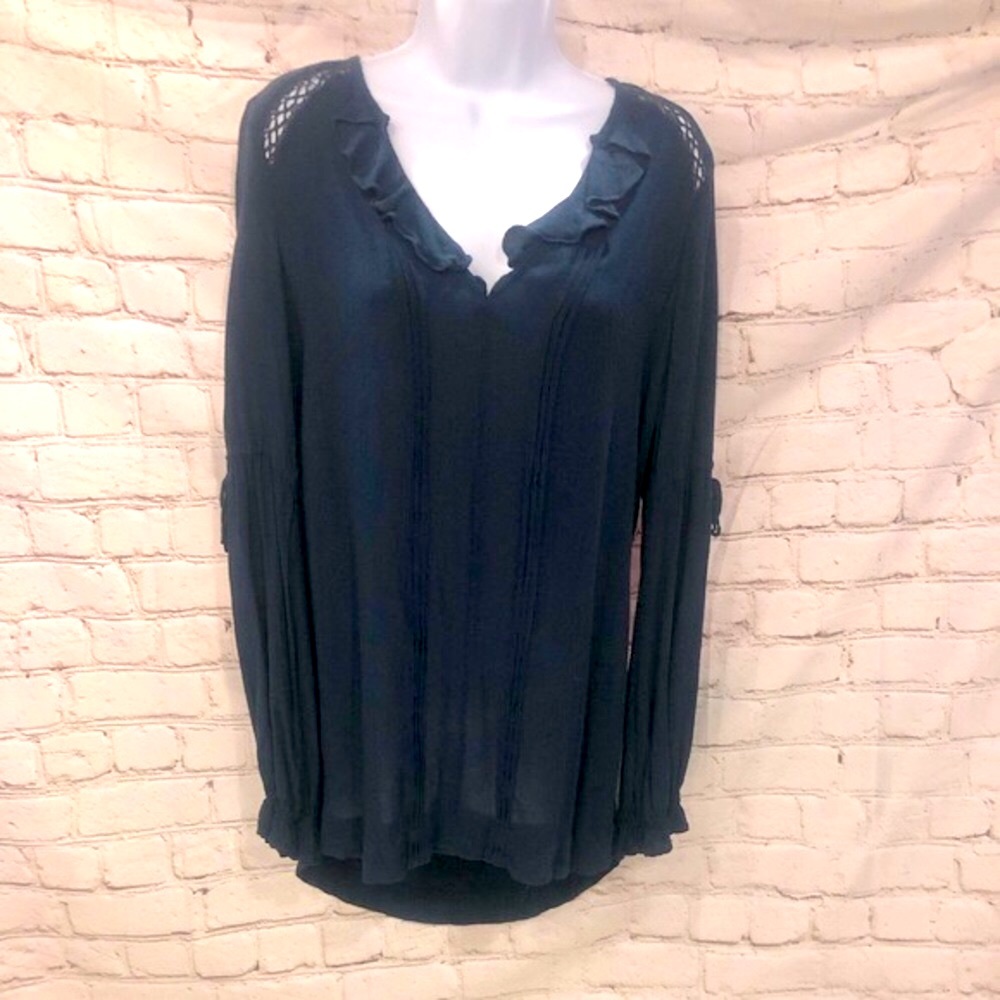 ❤️‍🔥Free People❤️‍🔥Beautiful Lightweight Blouse❤️‍🔥Measurements in Pics❤️‍🔥